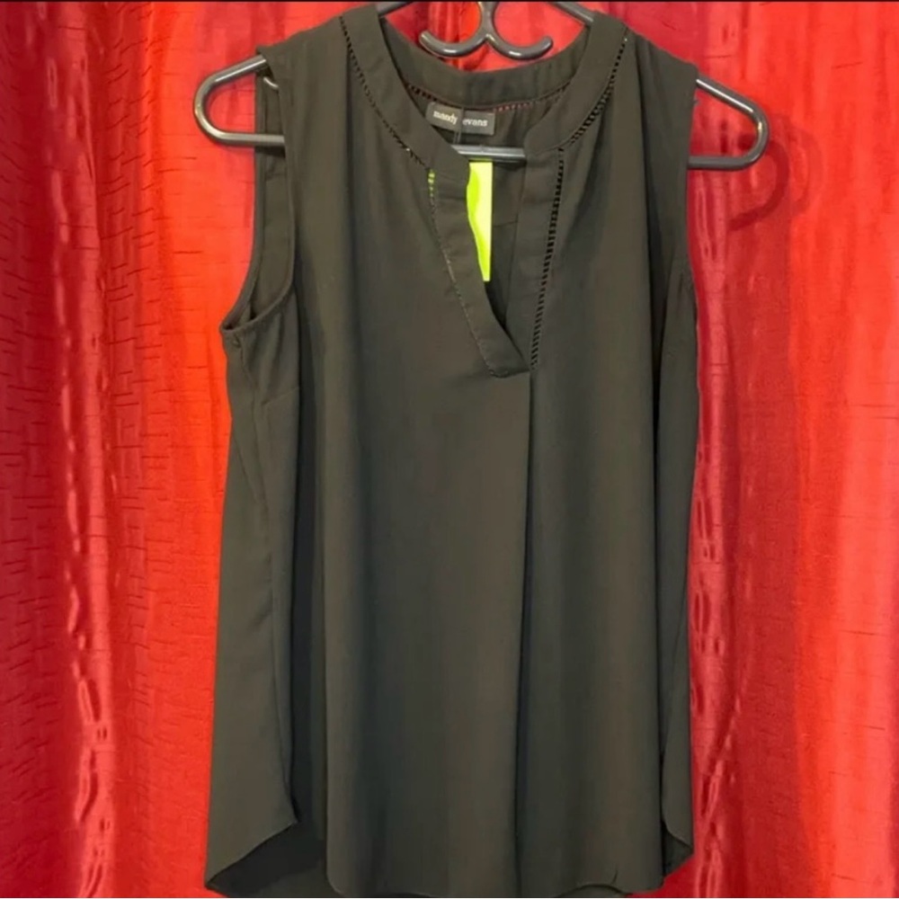 Lot of Medium Top